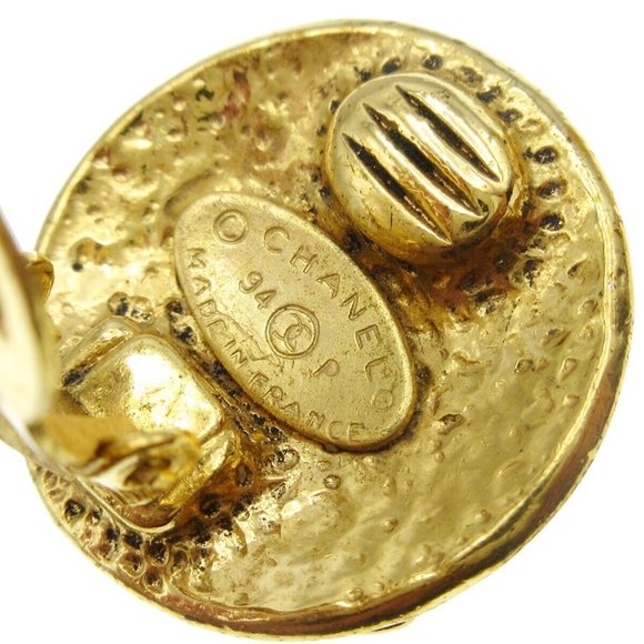 Authentic CHANEL CC Quilted Button Motif Earrings Gold-plated Clip-On 94P - Picture 4 of 4